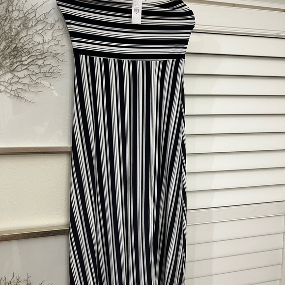 NWT Banana Republic bandou striped top. 18”pit to pit. - Picture 2 of 4